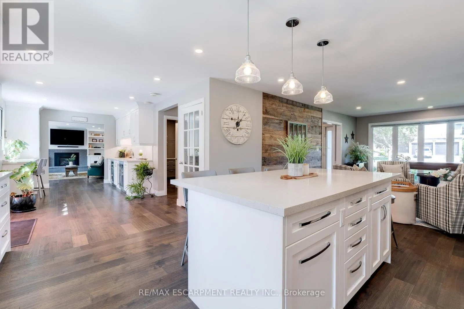 2118 AGINCOURT CRESCENT