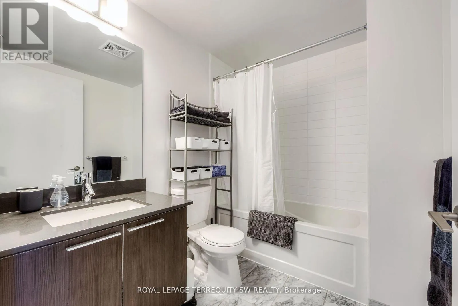 1208 - 10 PARK LAWN ROAD