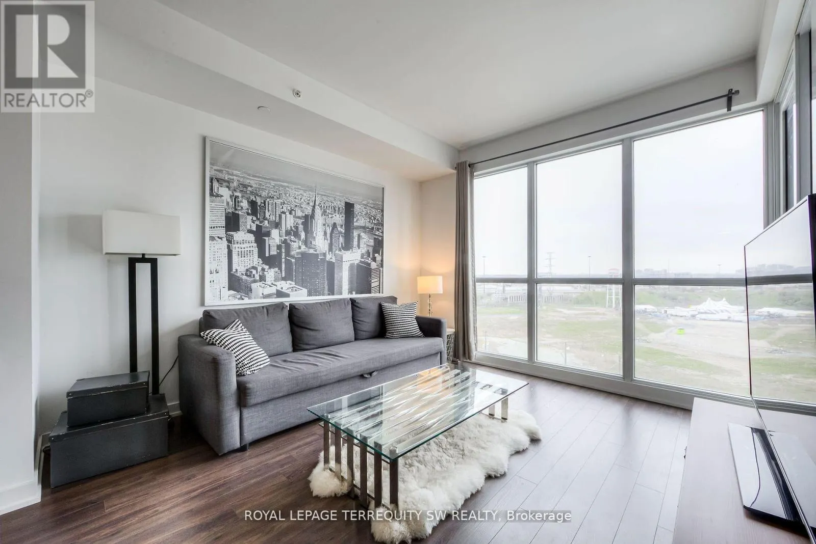 1208 - 10 PARK LAWN ROAD