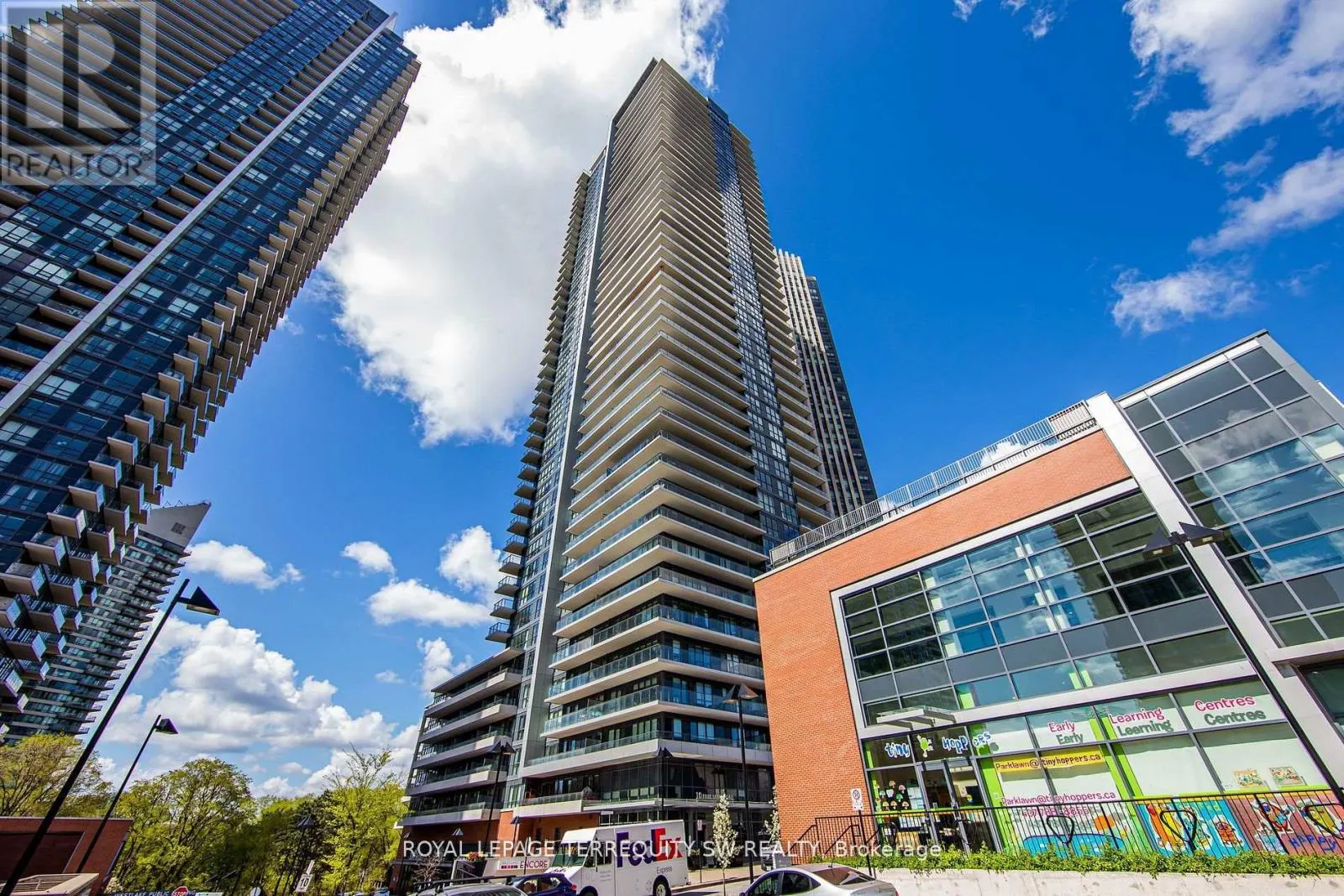 1208 - 10 PARK LAWN ROAD