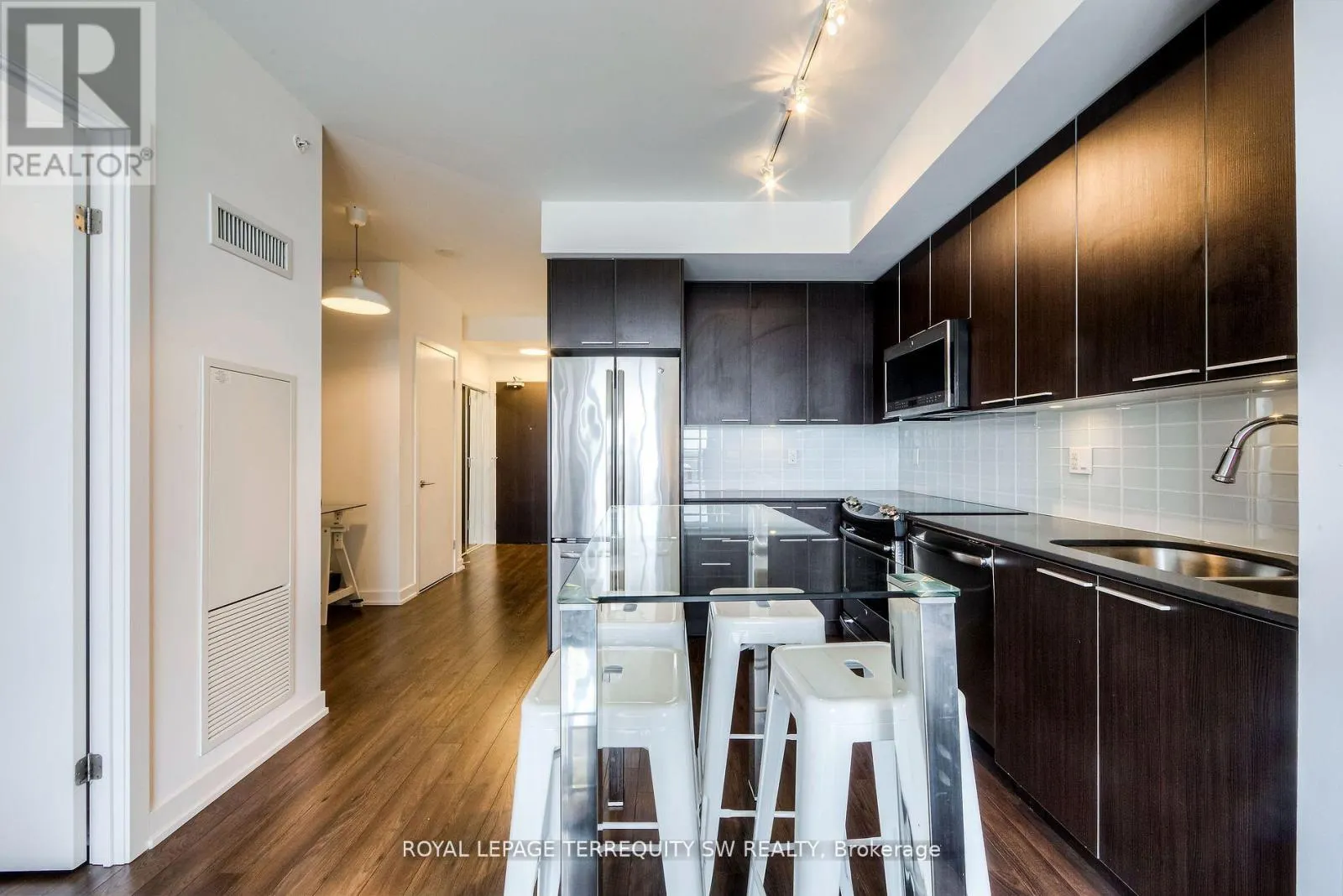 1208 - 10 PARK LAWN ROAD