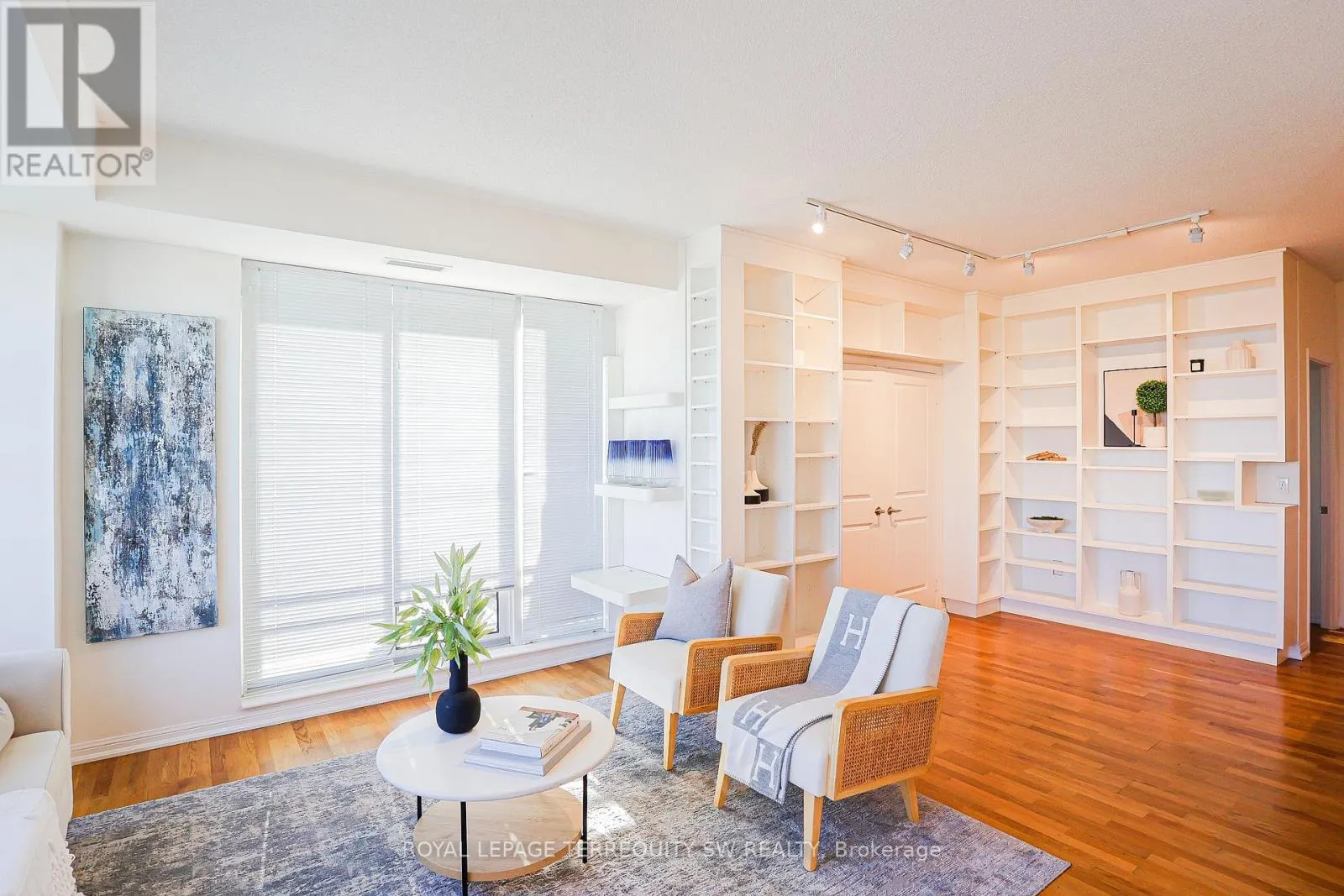 1208 - 10 PARK LAWN ROAD