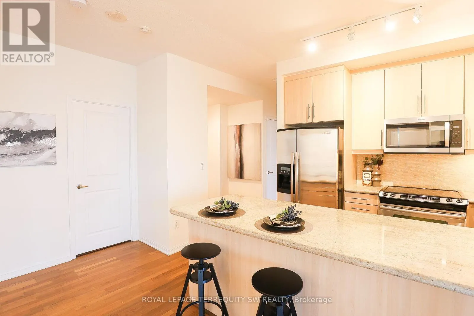 1208 - 10 PARK LAWN ROAD