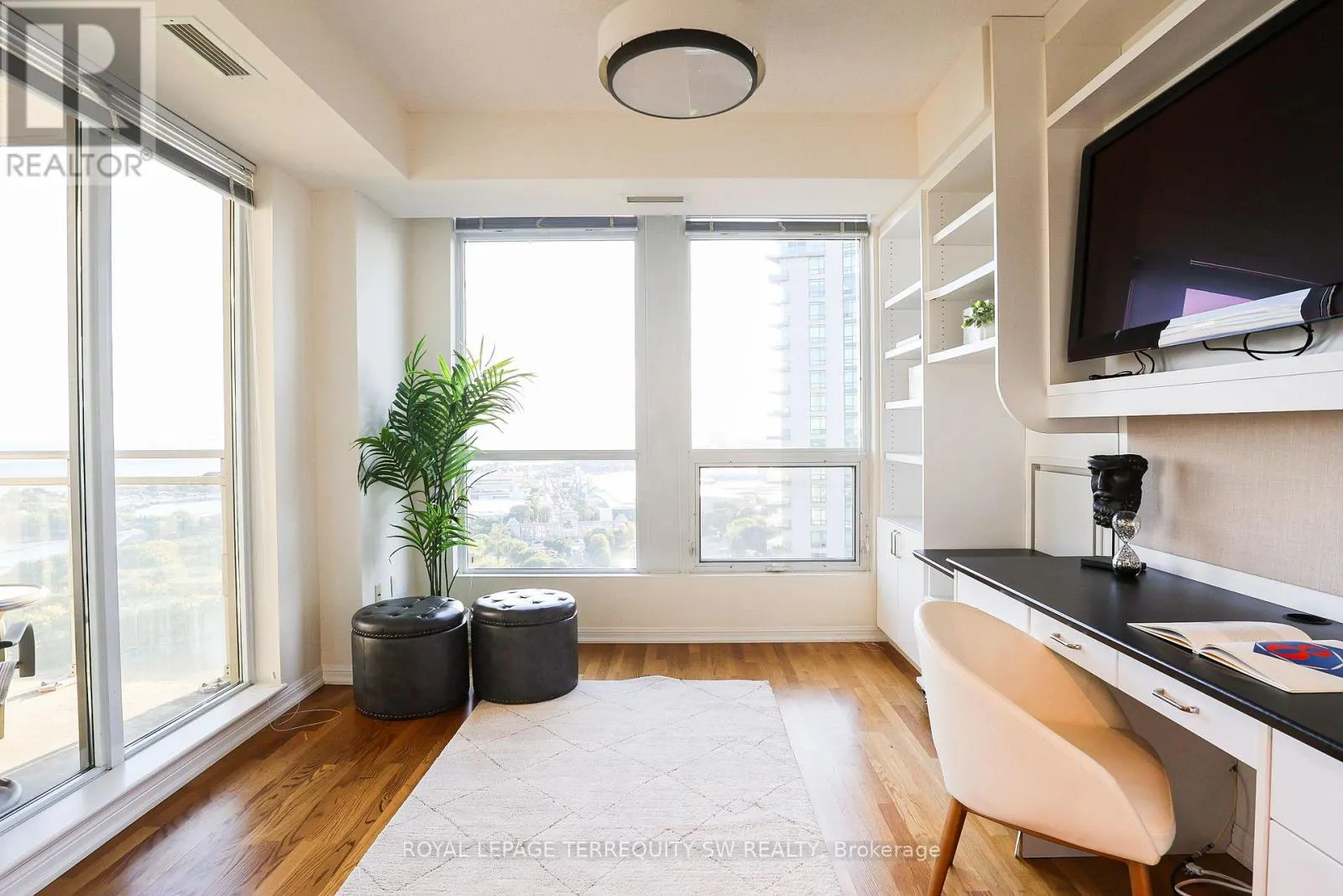 1208 - 10 PARK LAWN ROAD