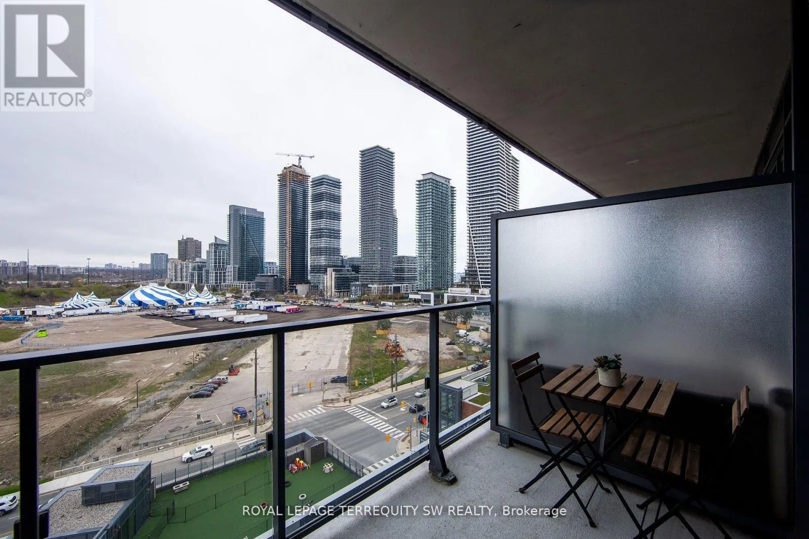 1208 - 10 PARK LAWN ROAD