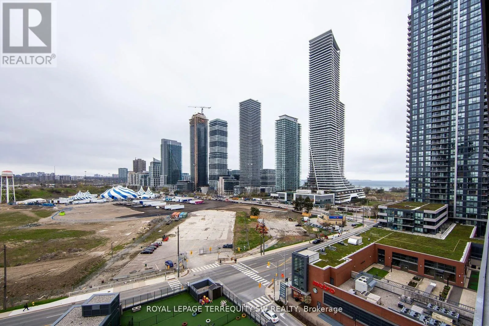 1208 - 10 PARK LAWN ROAD