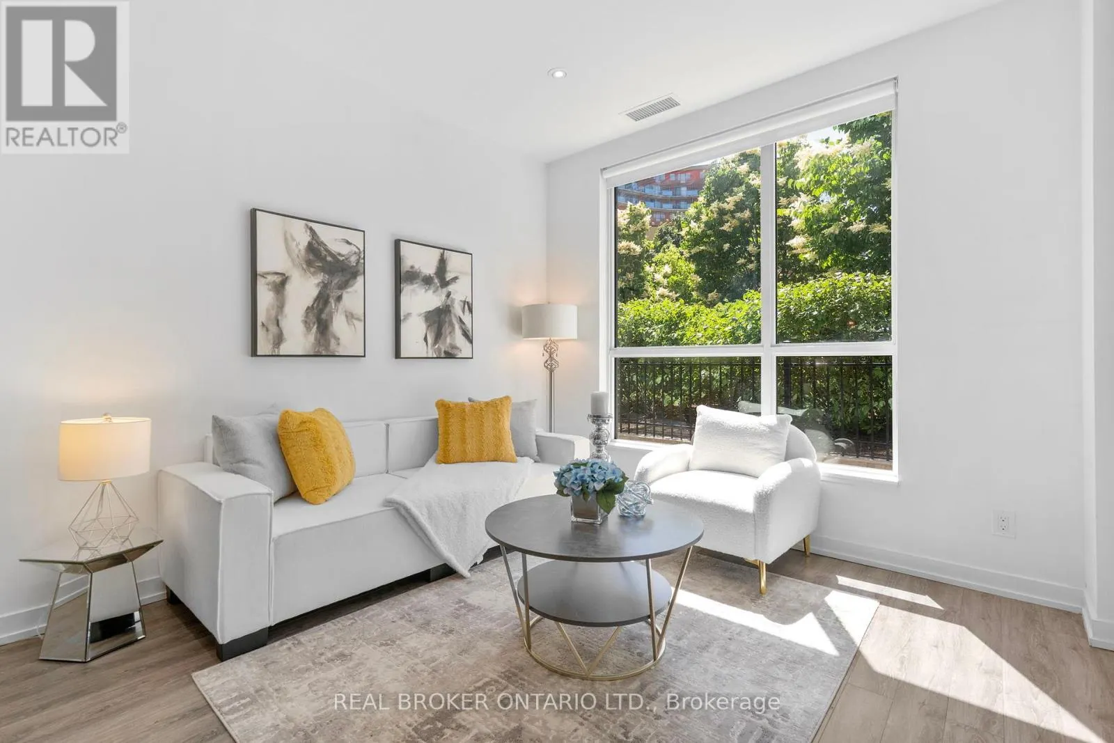 103 - 840 QUEEN'S PLATE DRIVE