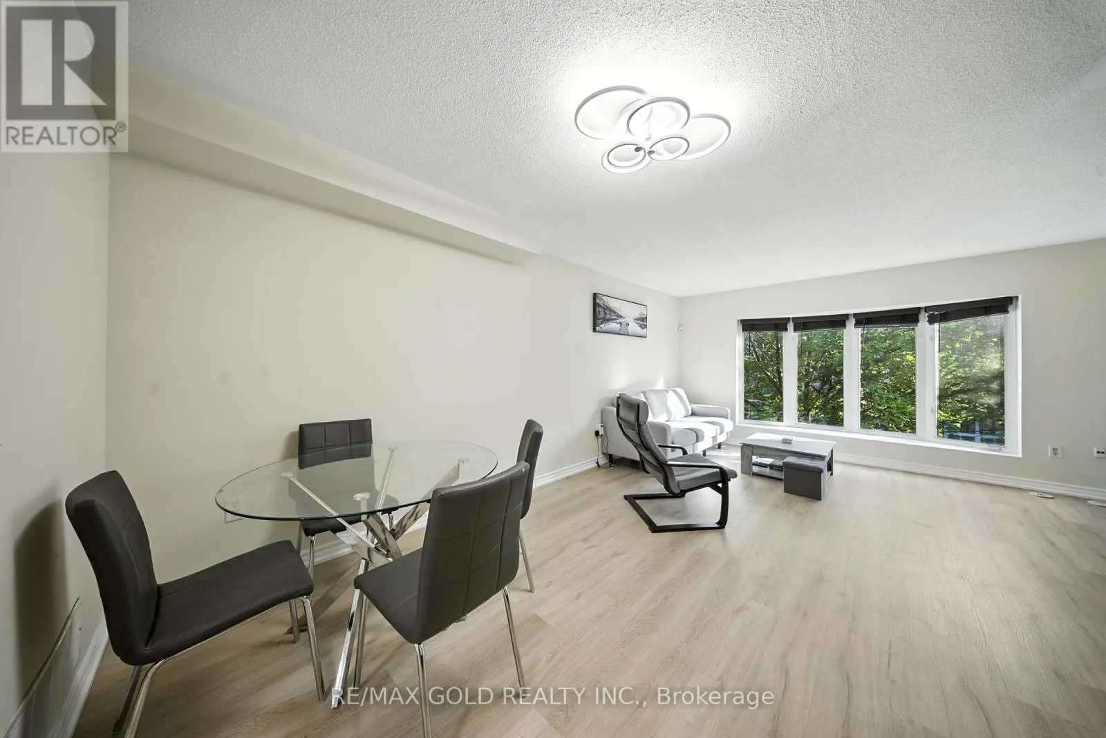 58 - 50 STRATHAVEN DRIVE