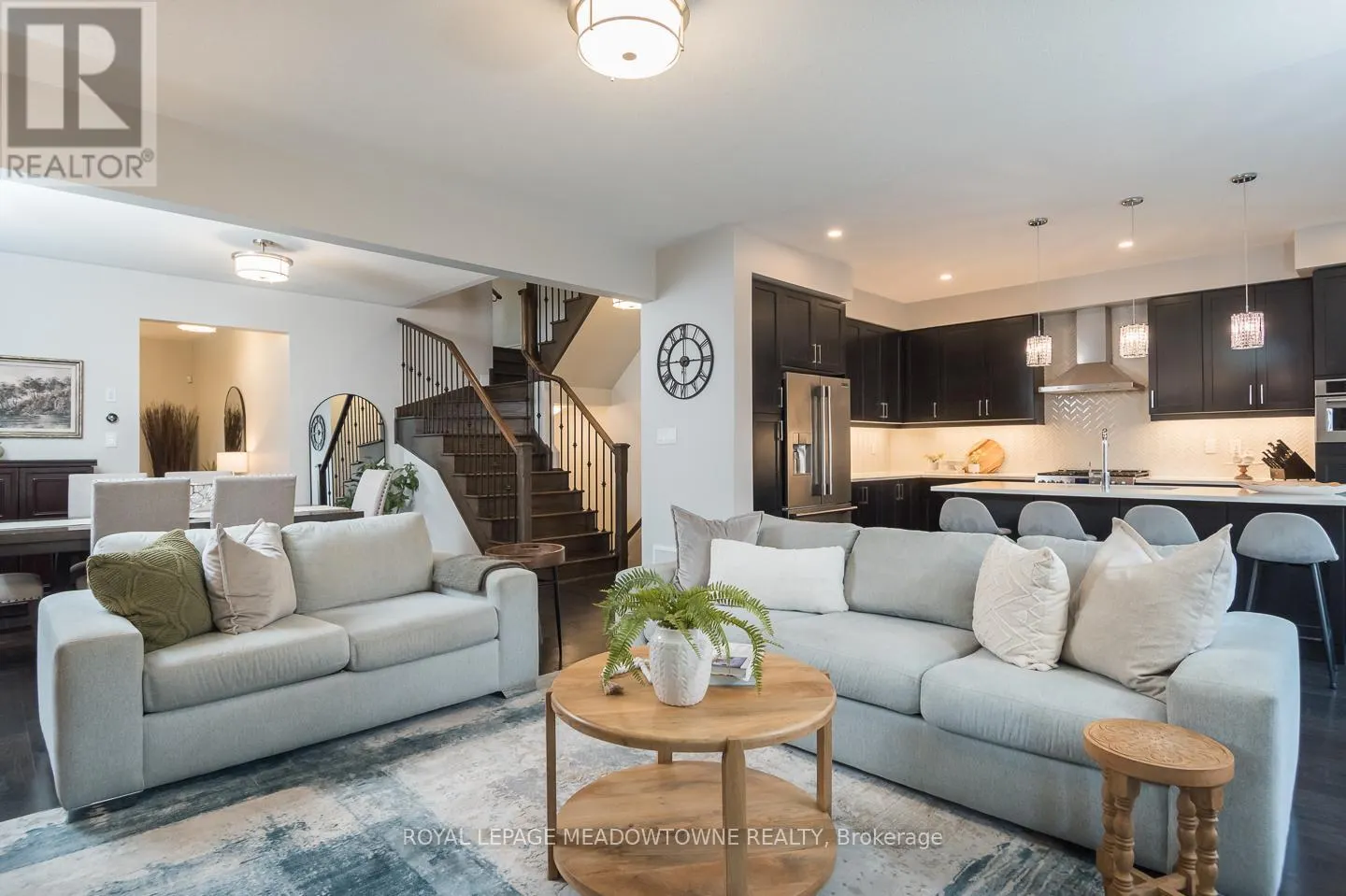390 RAMSEY PLACE