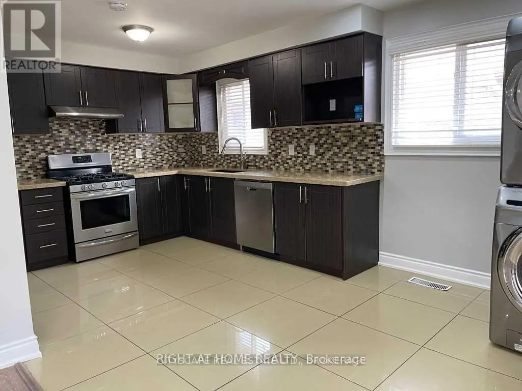 UPPER - 28 MAJOR OAKS DRIVE