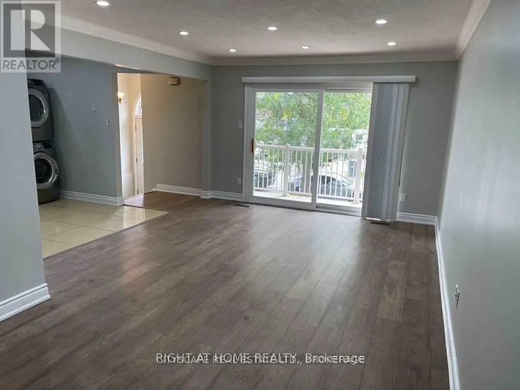 UPPER - 28 MAJOR OAKS DRIVE