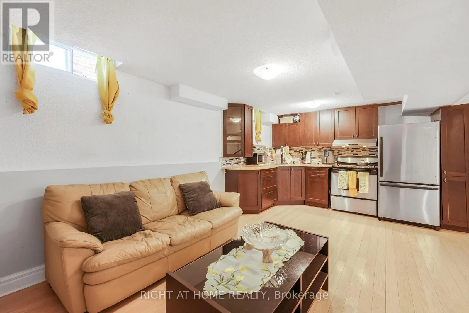 4024 LONGO CIRCLE N