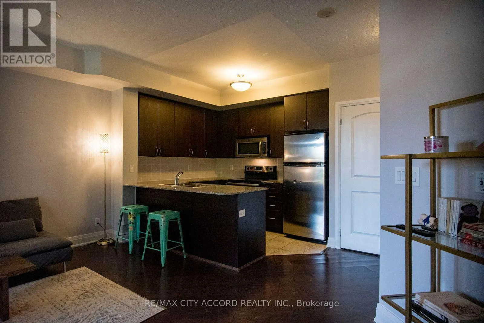 327 - 1060 SHEPPARD AVENUE W