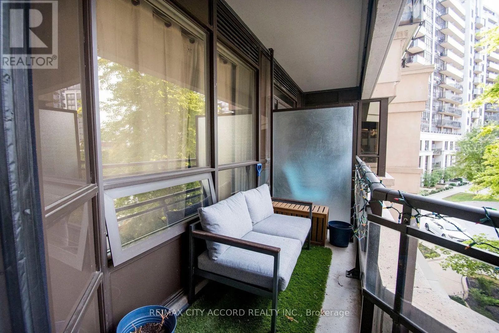 327 - 1060 SHEPPARD AVENUE W