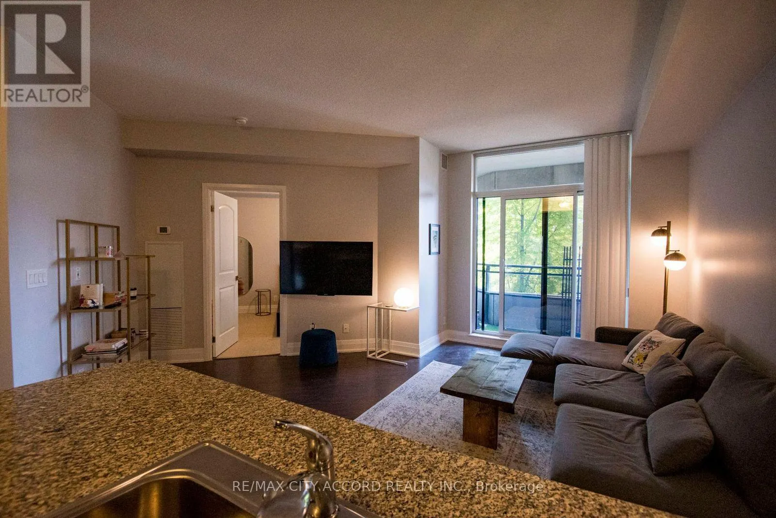 327 - 1060 SHEPPARD AVENUE W