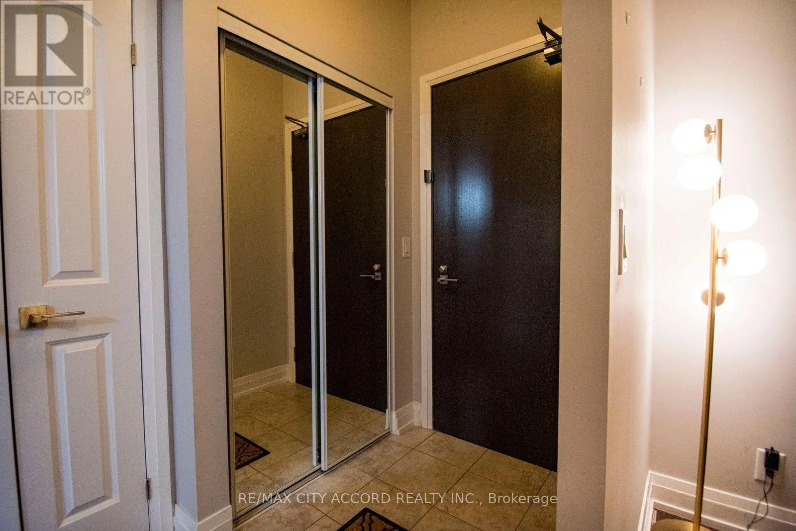 327 - 1060 SHEPPARD AVENUE W