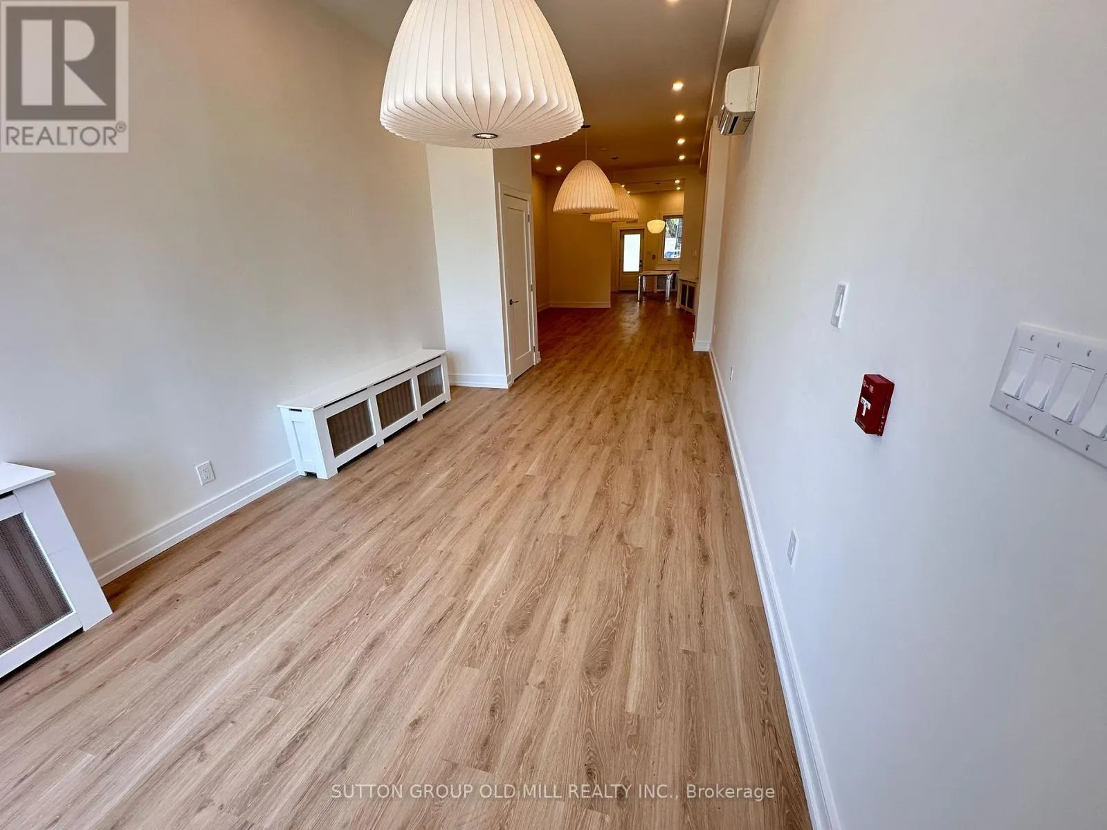 MAIN FLOOR - 3293 DUNDAS STREET W