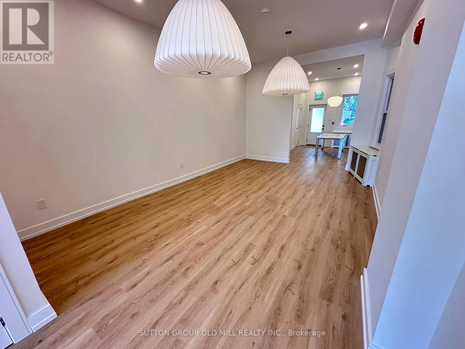 MAIN FLOOR - 3293 DUNDAS STREET W