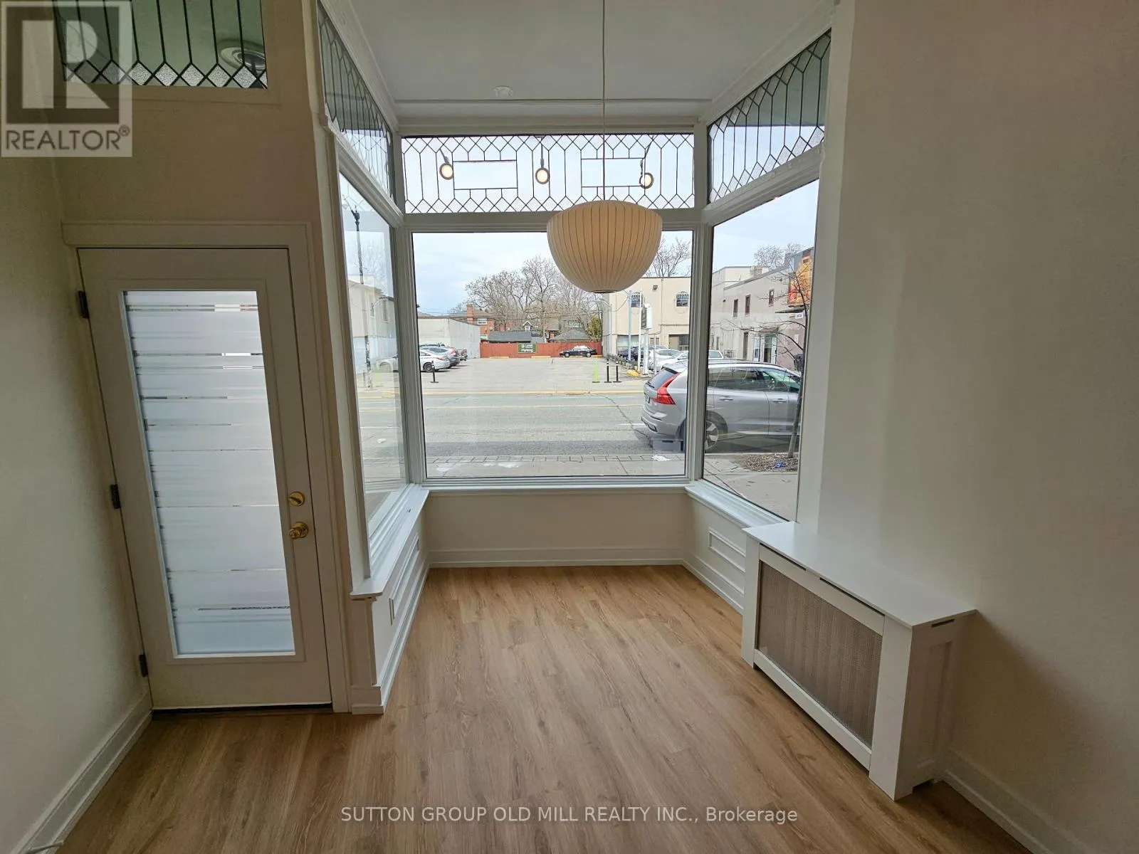 MAIN FLOOR - 3293 DUNDAS STREET W
