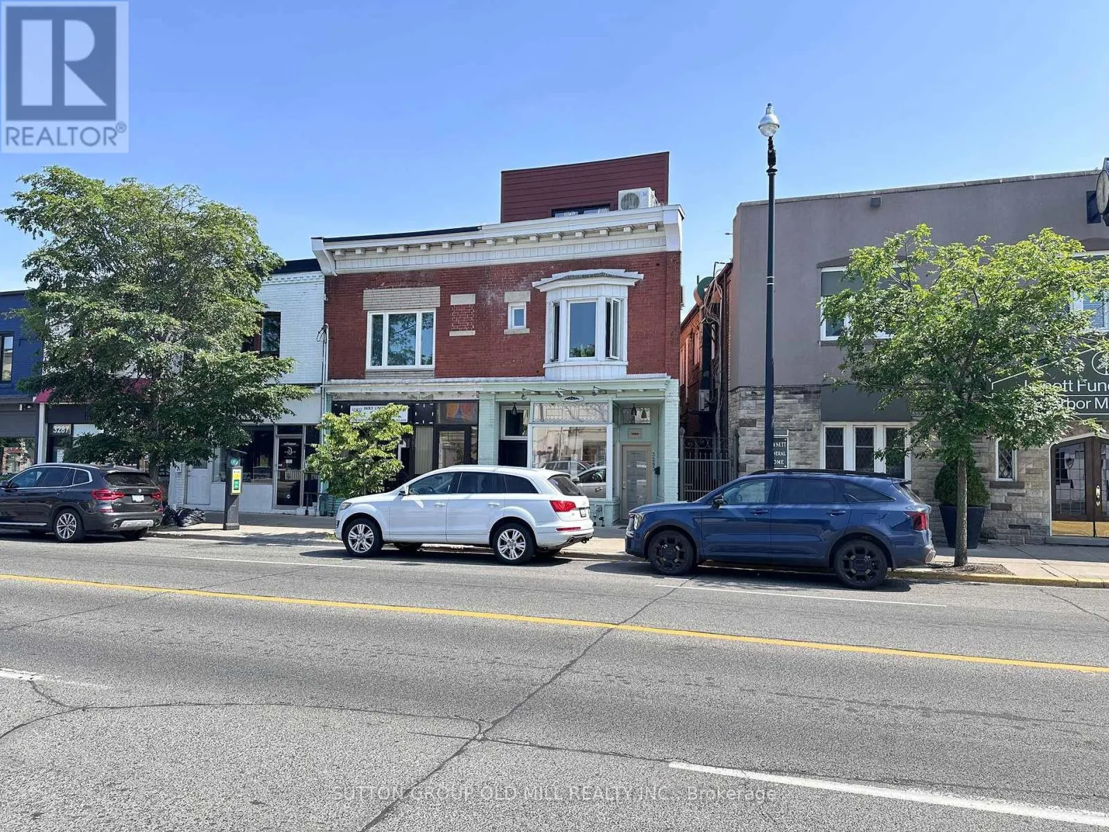 MAIN FLOOR - 3293 DUNDAS STREET W