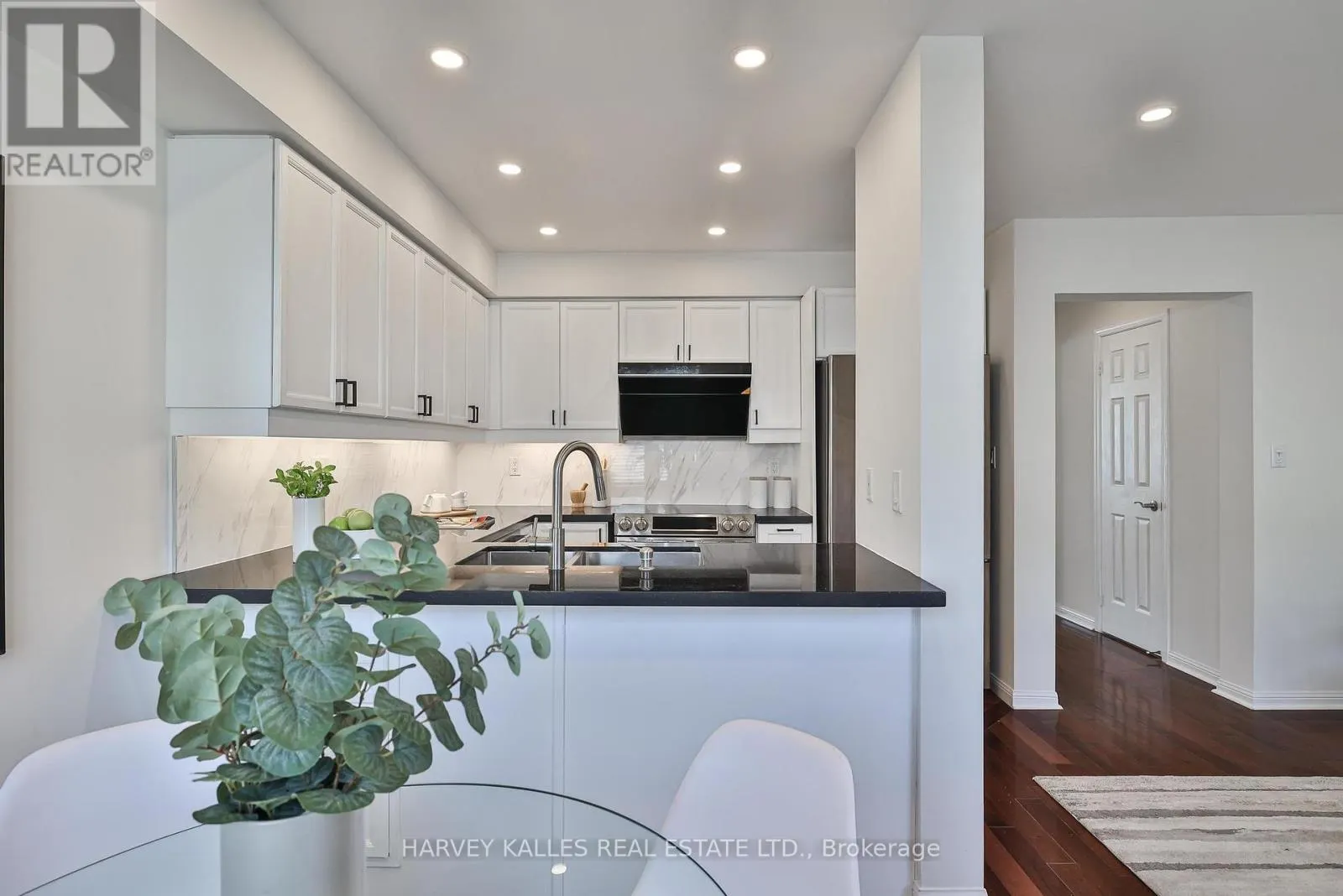 30 - 5980 WHITEHORN AVENUE