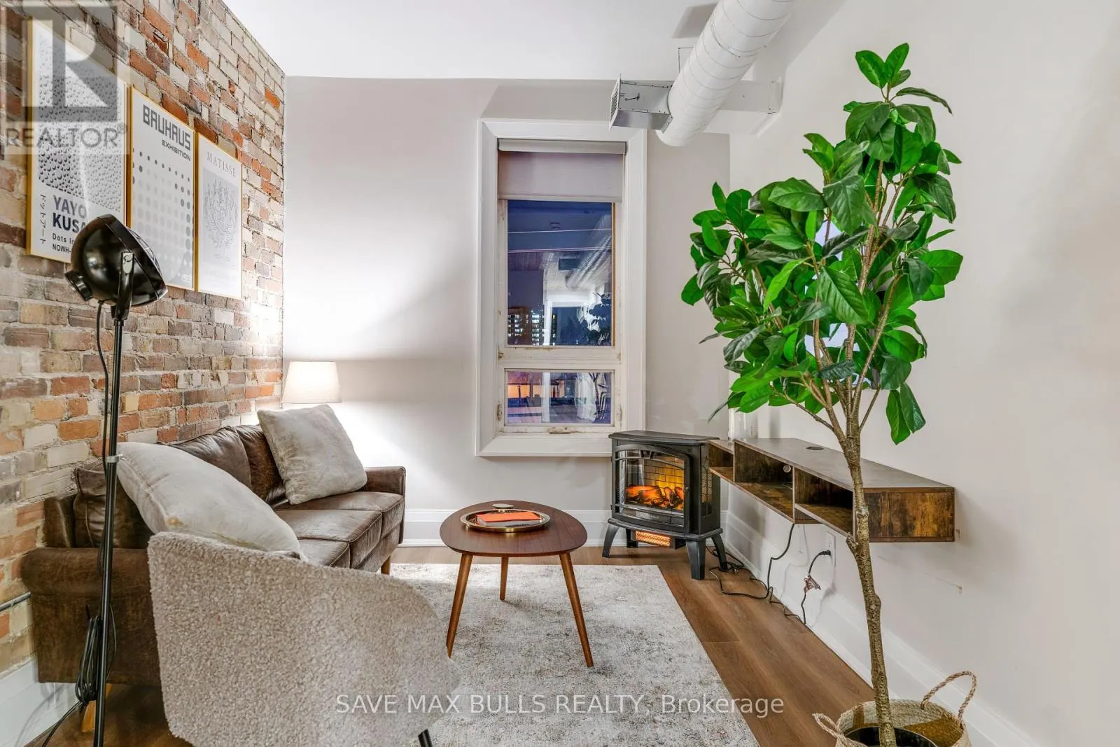 1320 QUEEN STREET W
