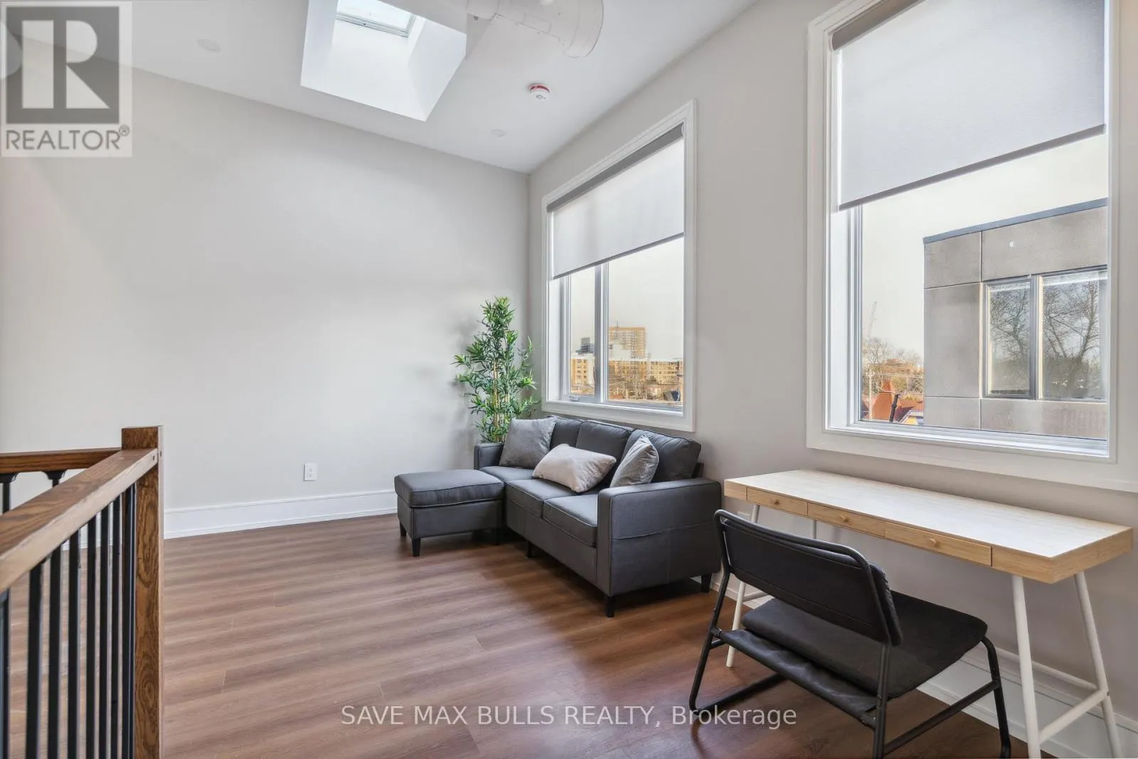 1320 QUEEN STREET W