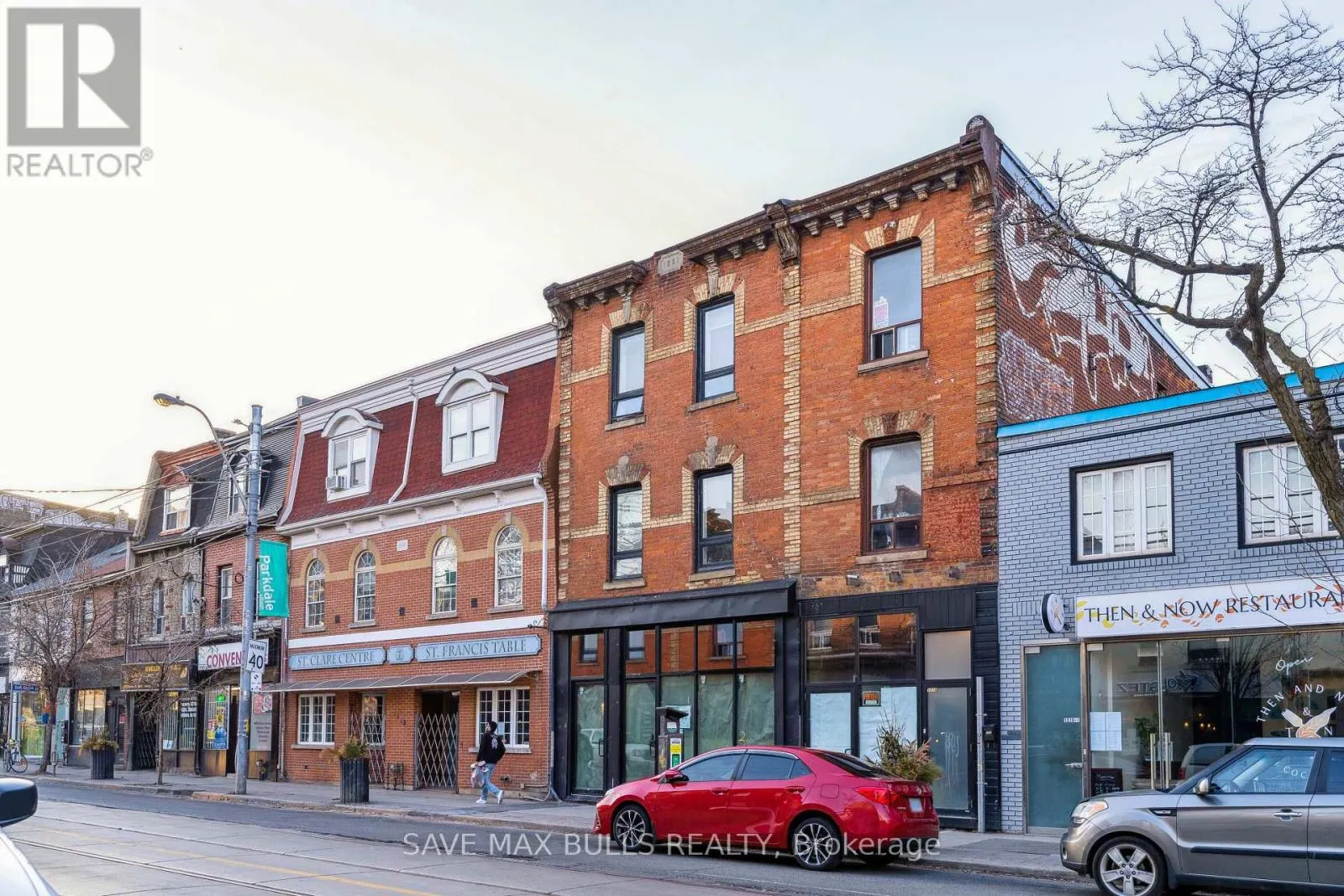 1320 QUEEN STREET W