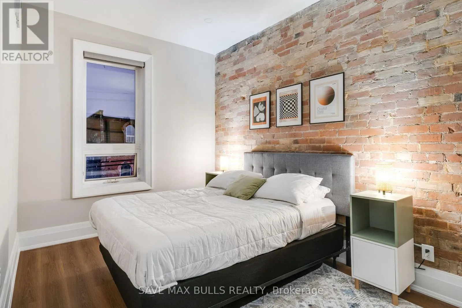 1320 QUEEN STREET W