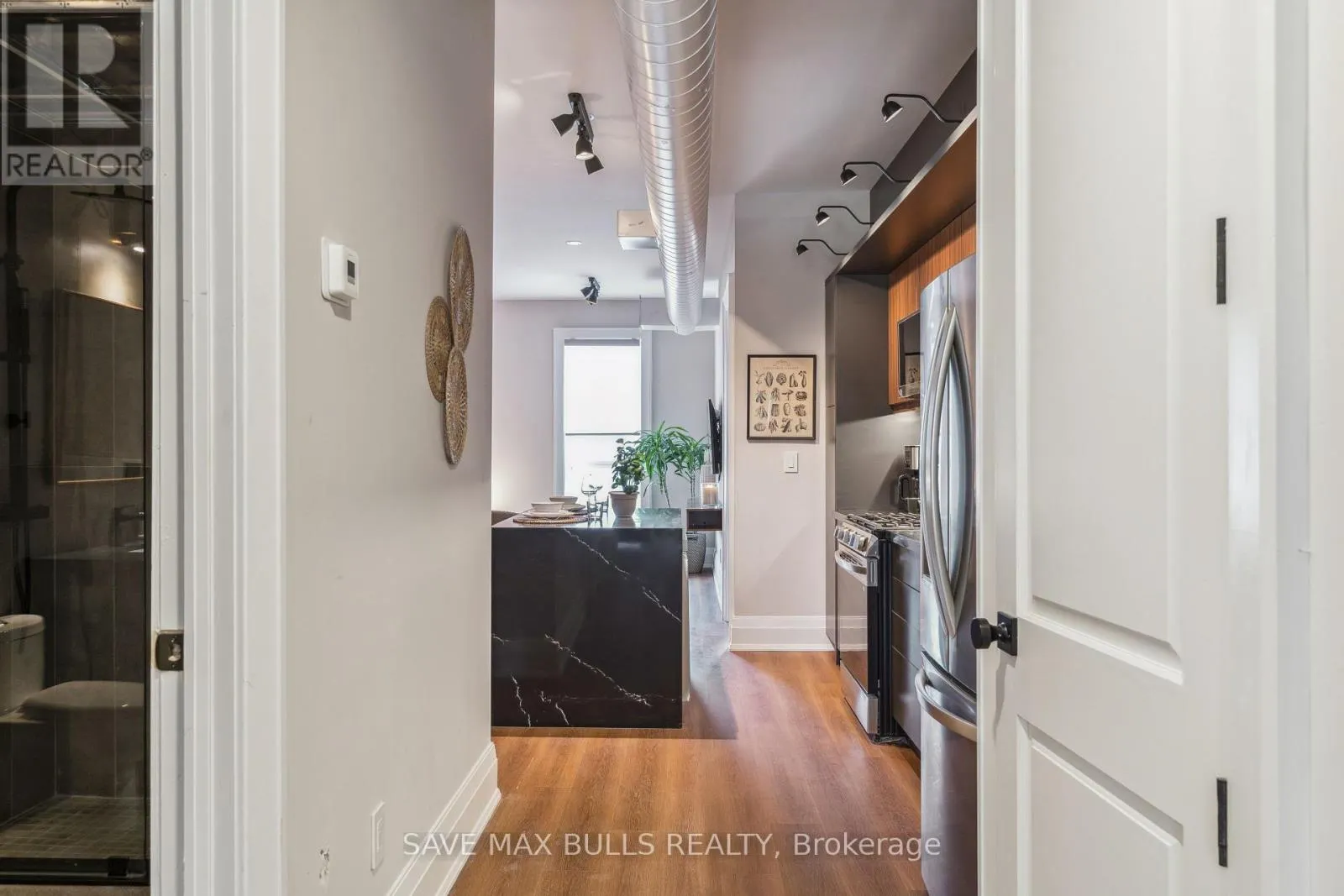 1320 QUEEN STREET W