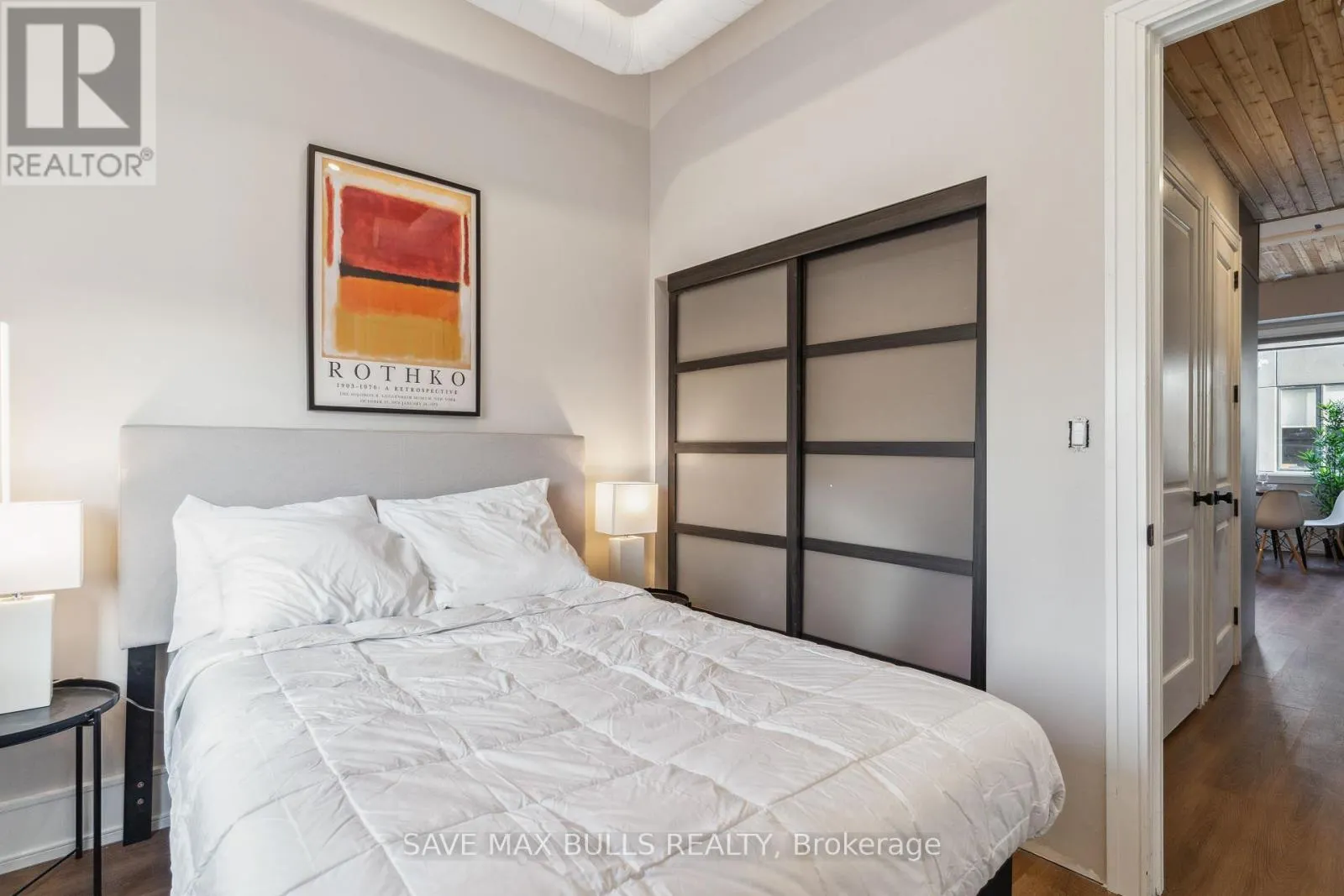 1320 QUEEN STREET W