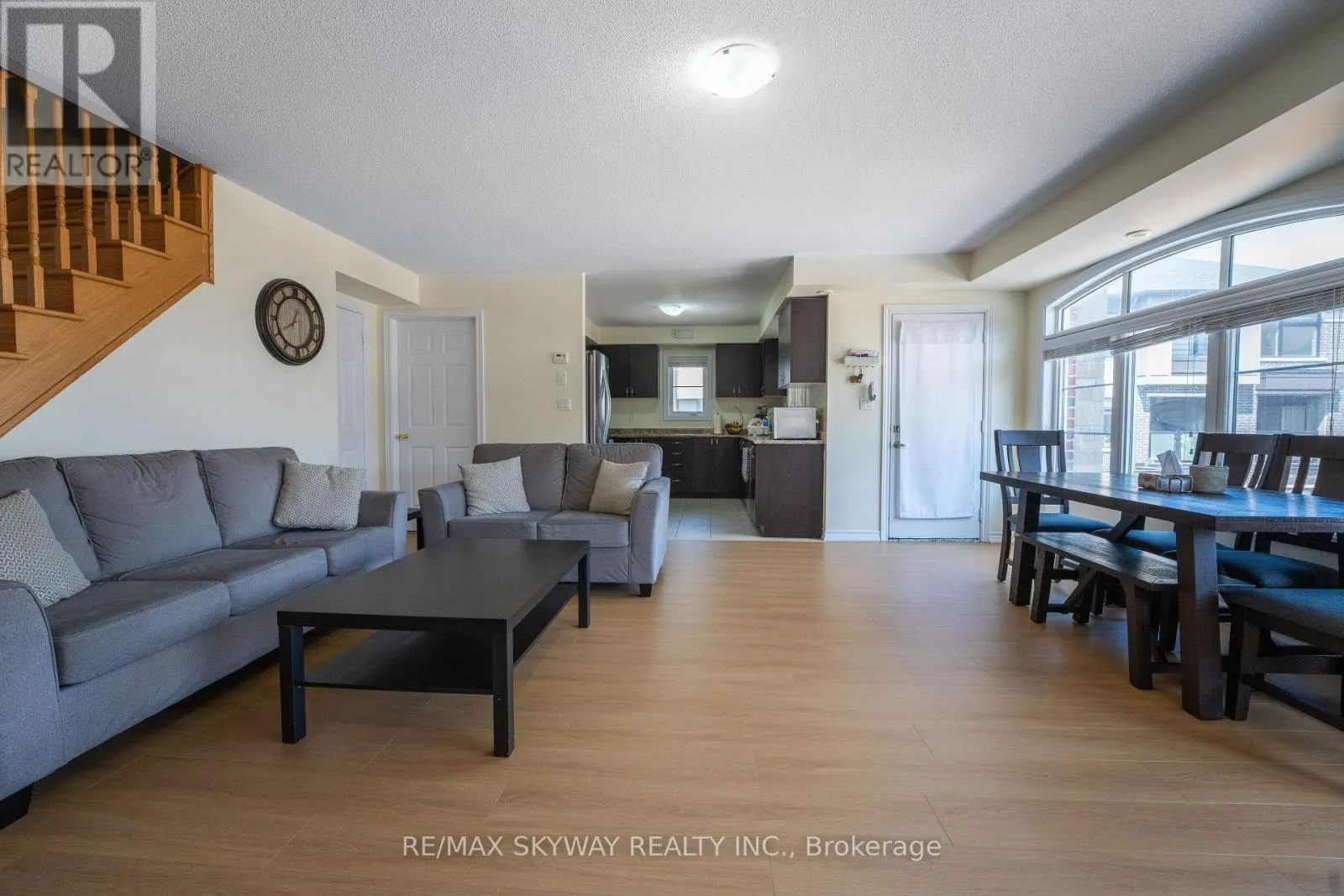 10 - 200 VETERANS DRIVE