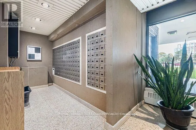 205 - 1535 LAKESHORE ROAD E