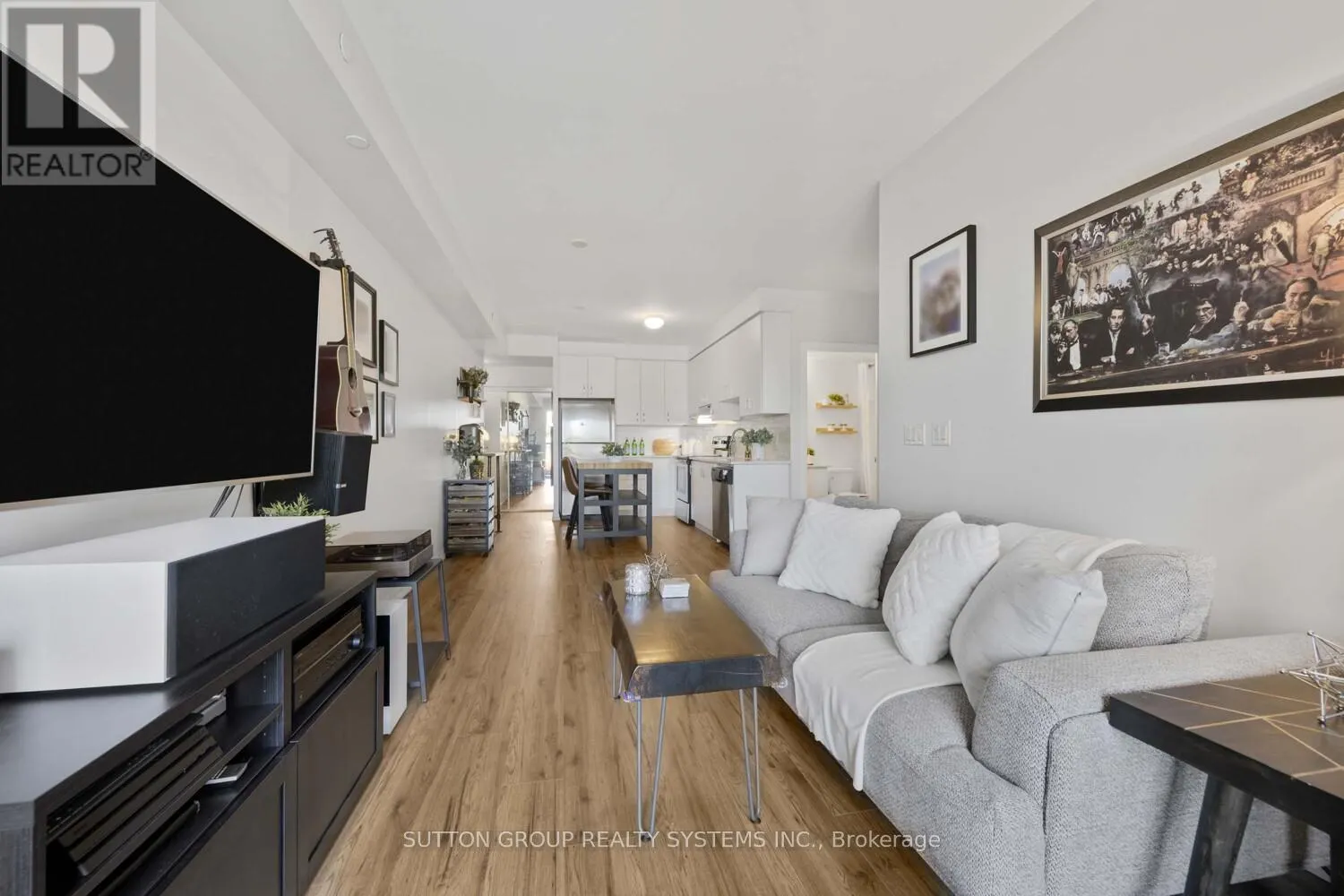 212 - 3563 LAKE SHORE BOULEVARD W