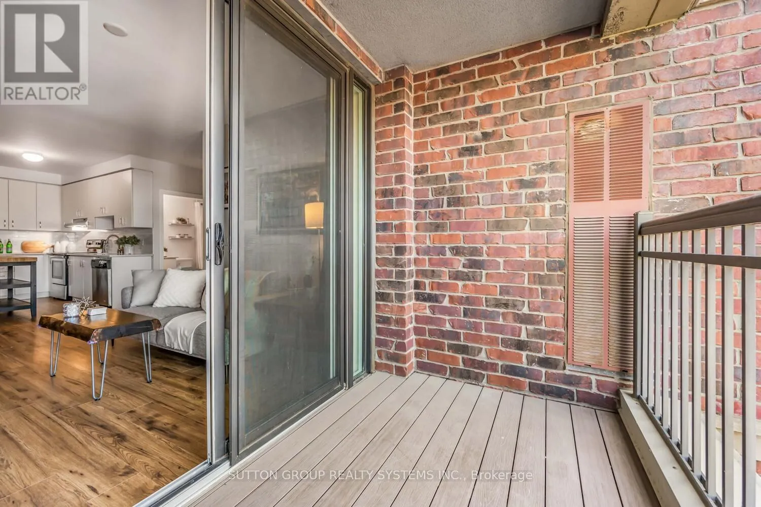 212 - 3563 LAKE SHORE BOULEVARD W