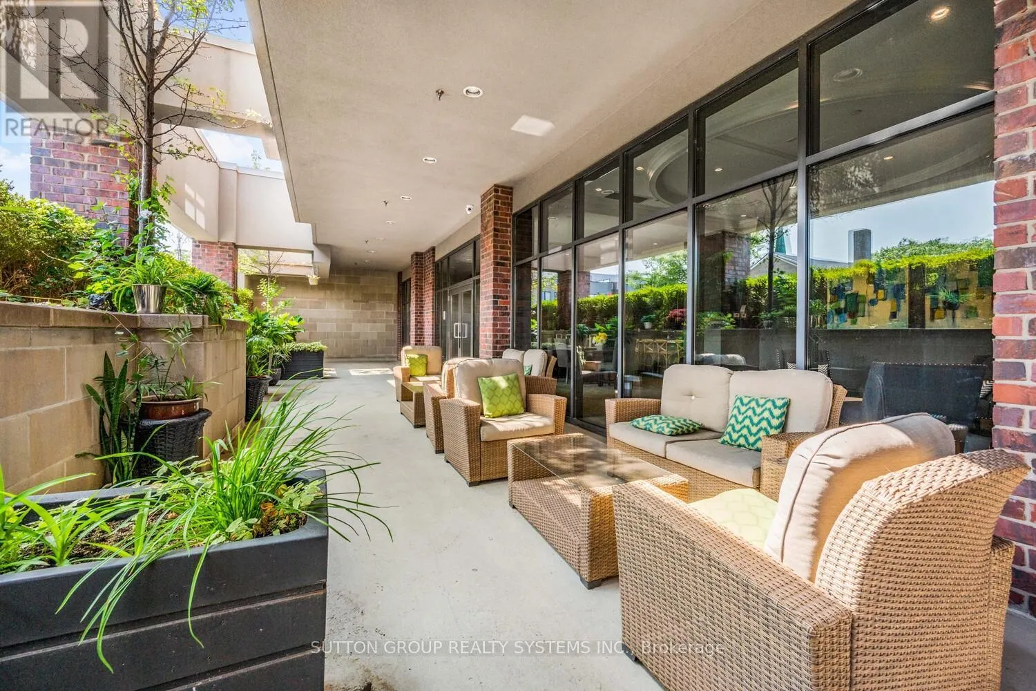 212 - 3563 LAKE SHORE BOULEVARD W
