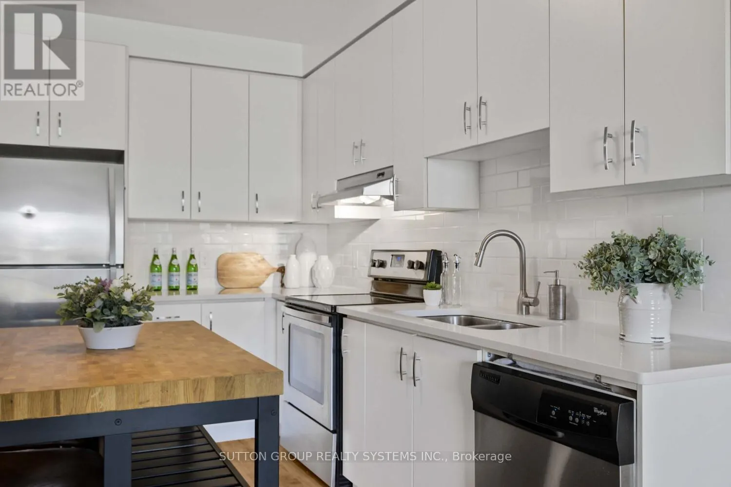 212 - 3563 LAKE SHORE BOULEVARD W