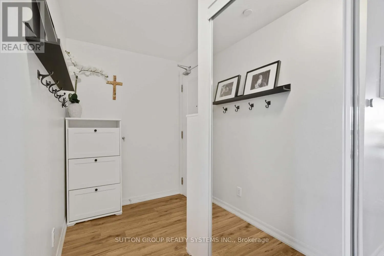 212 - 3563 LAKE SHORE BOULEVARD W