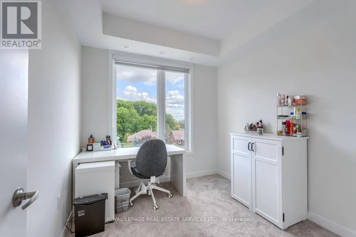 16 - 3538 COLONIAL DRIVE