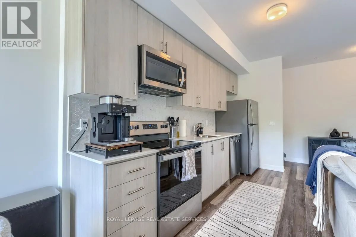 16 - 3538 COLONIAL DRIVE