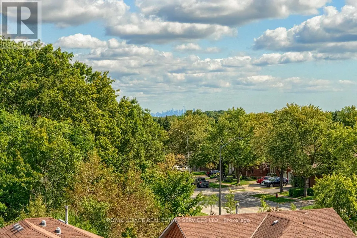 16 - 3538 COLONIAL DRIVE