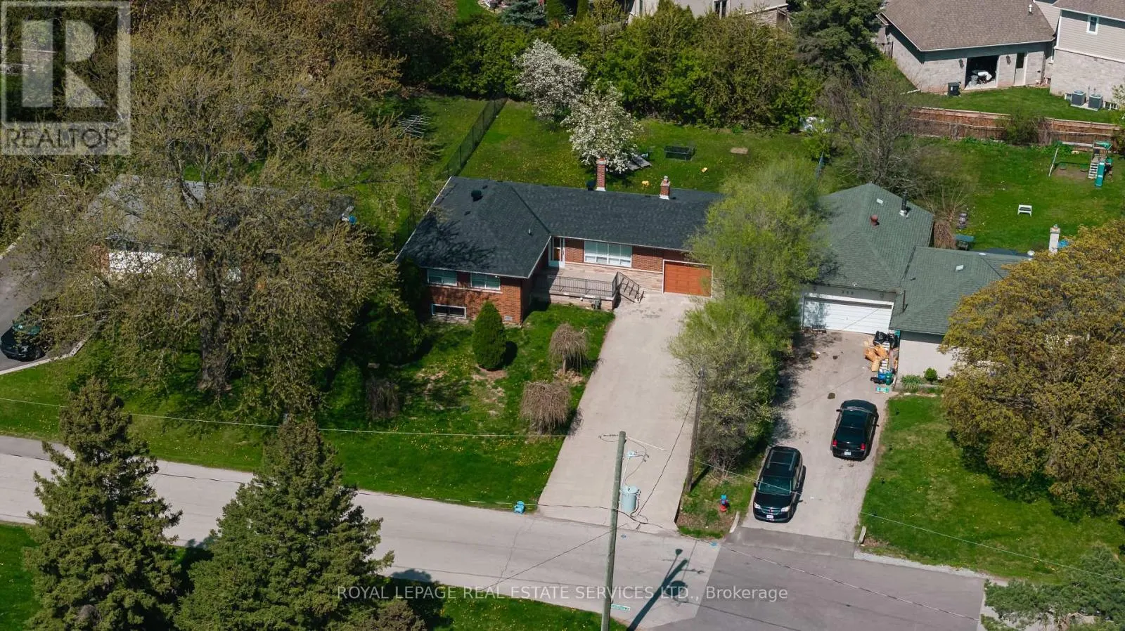 365 SANDHURST DRIVE