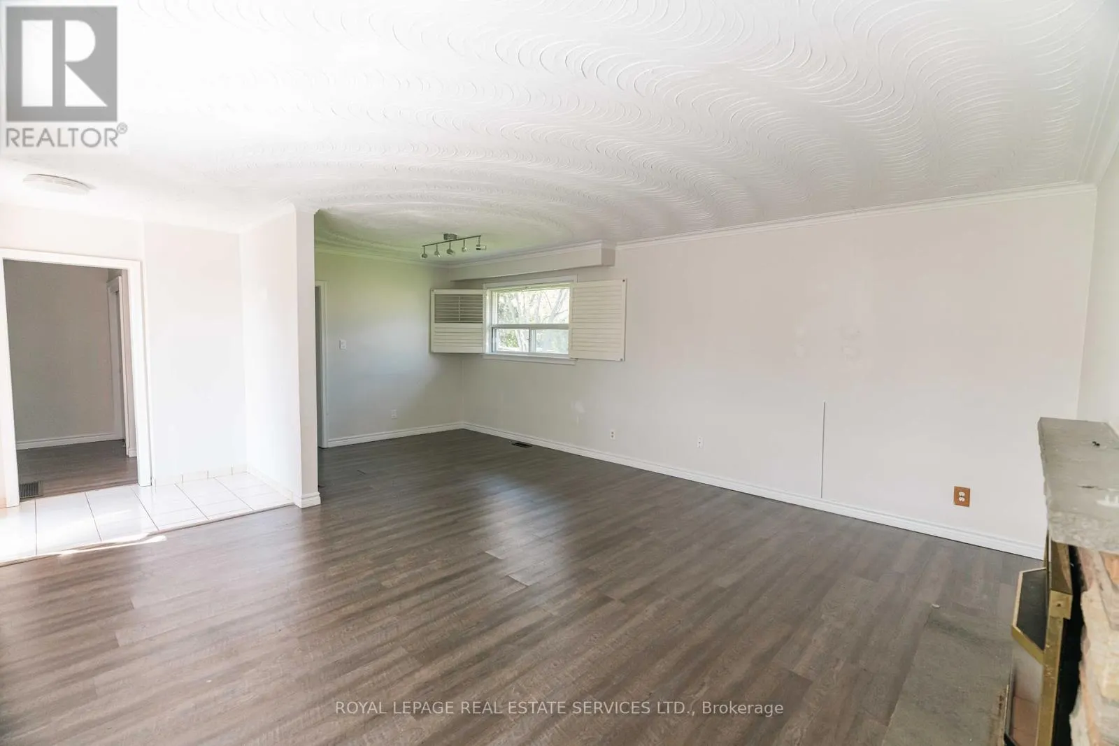 365 SANDHURST DRIVE