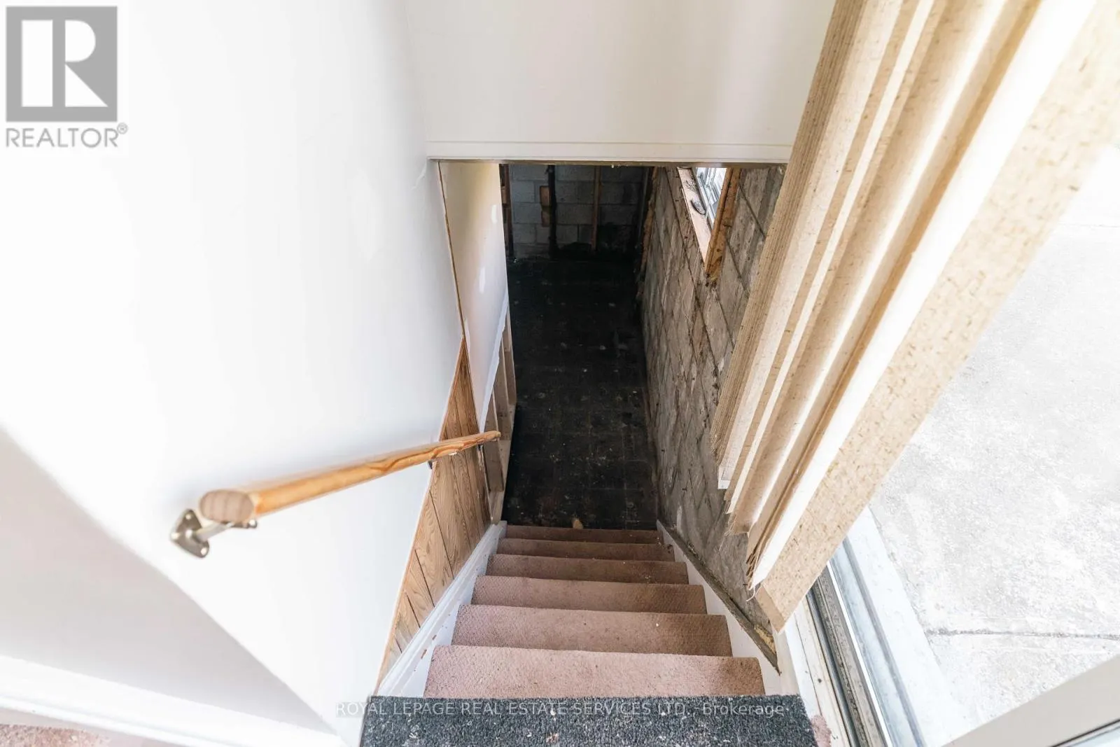 365 SANDHURST DRIVE