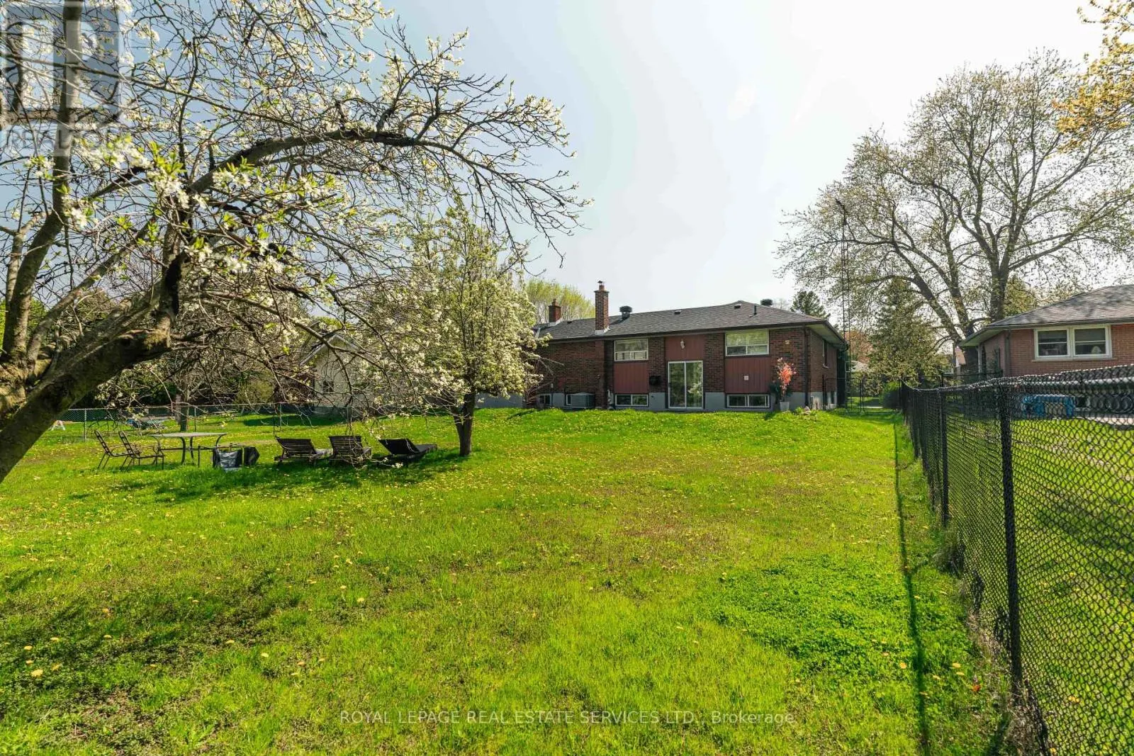365 SANDHURST DRIVE