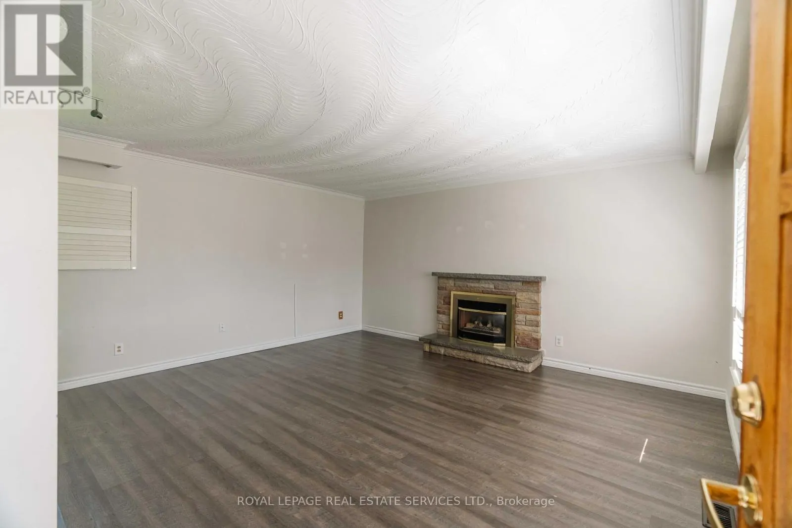 365 SANDHURST DRIVE
