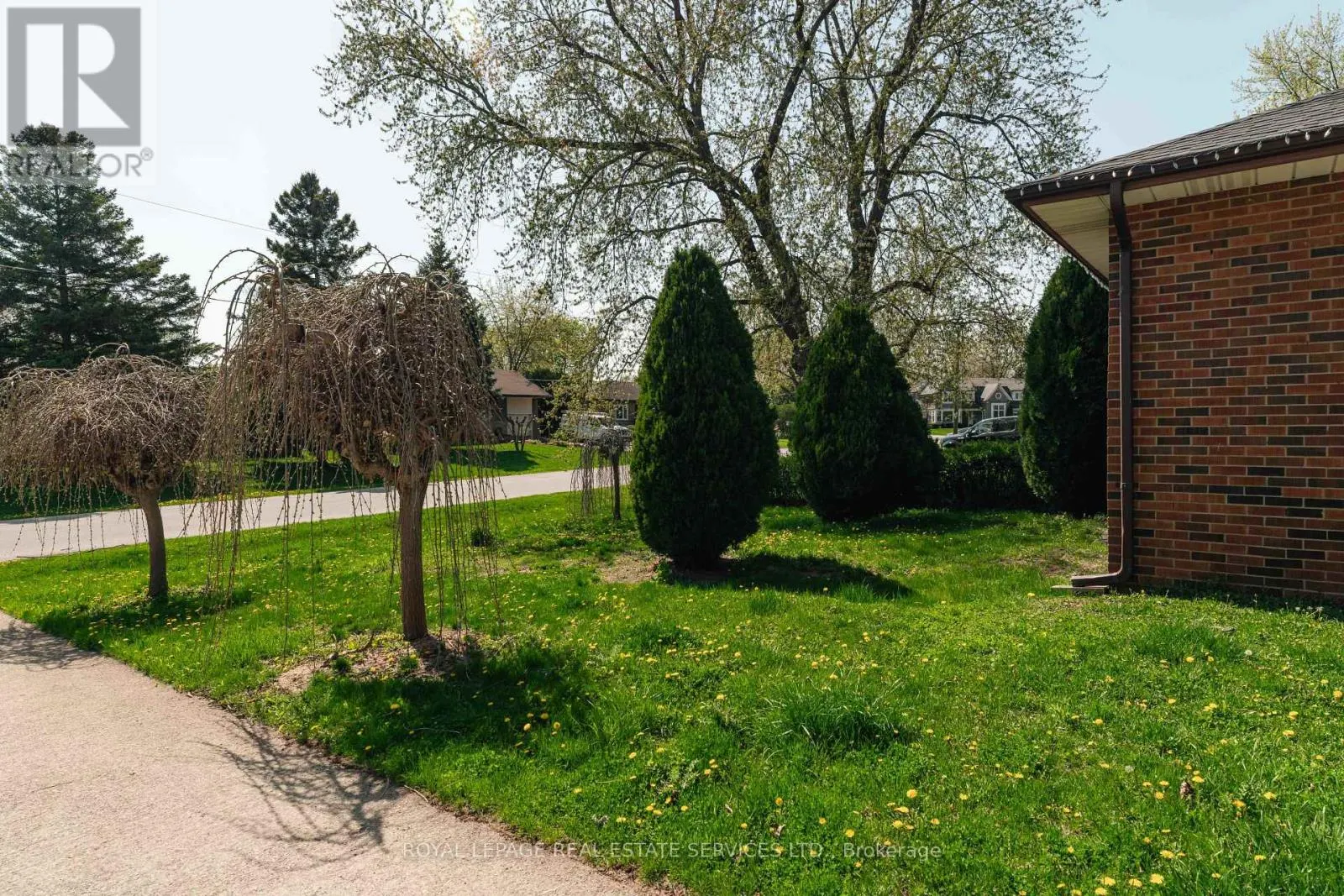 365 SANDHURST DRIVE