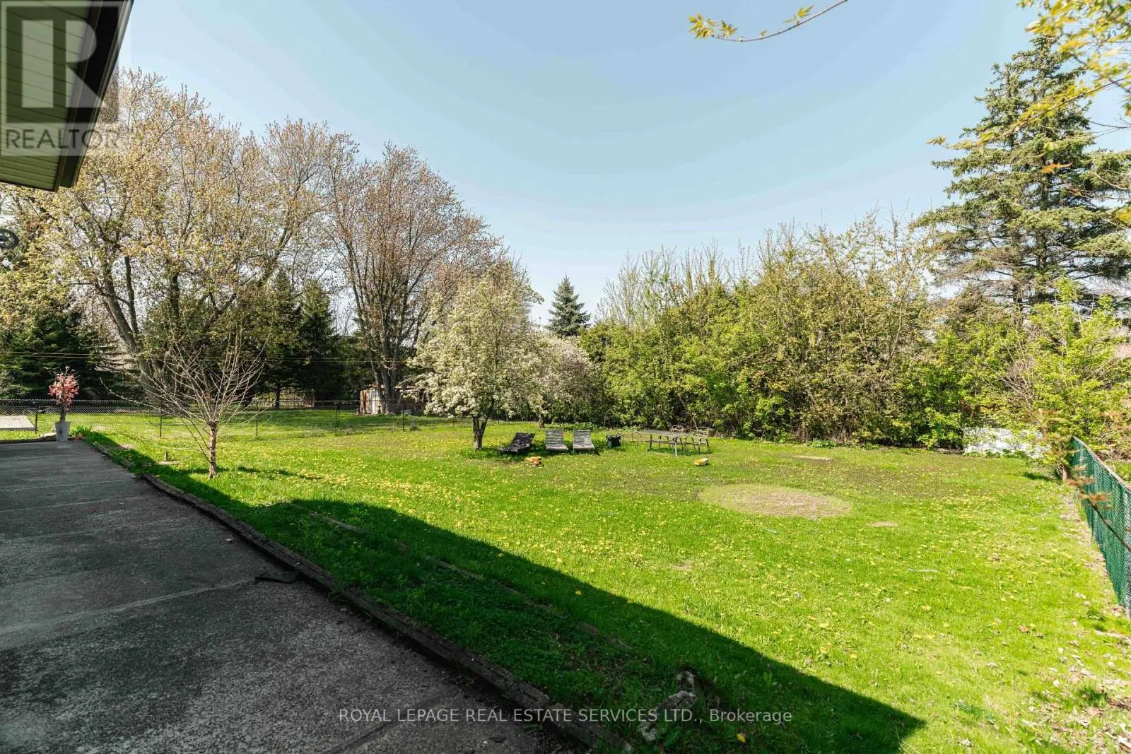 365 SANDHURST DRIVE