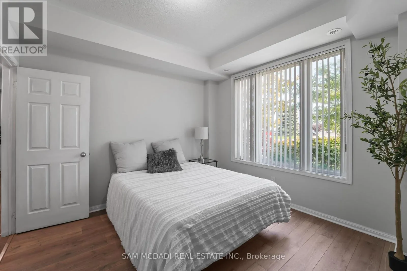 8 - 2895 HAZELTON PLACE