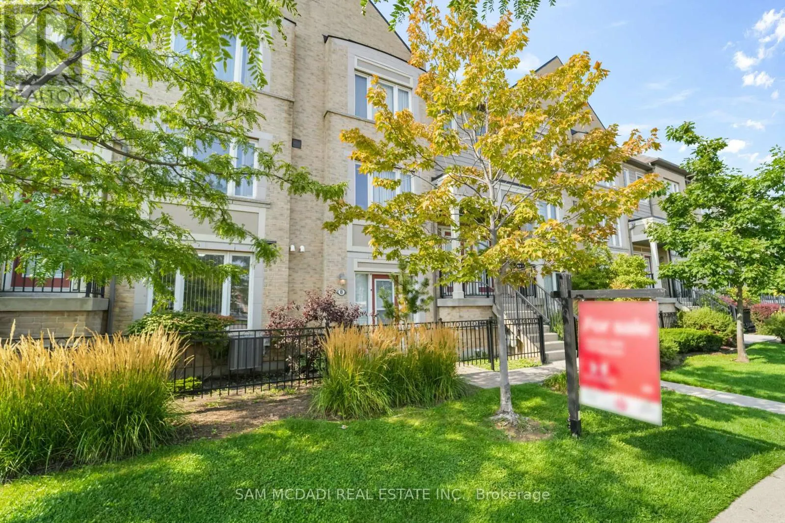 8 - 2895 HAZELTON PLACE